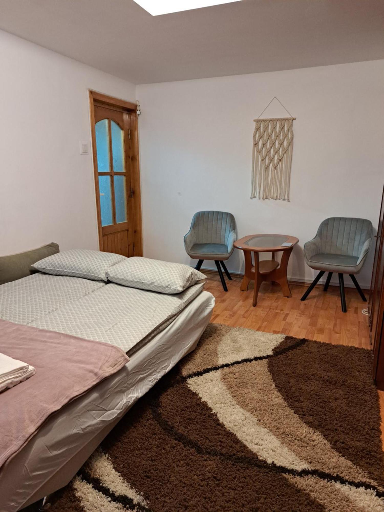 Deny Apartman Сфынту-Георге Экстерьер фото
